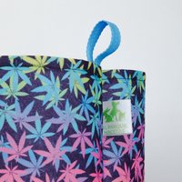Ver: Maceta sublimada con hojas de colores, plegada